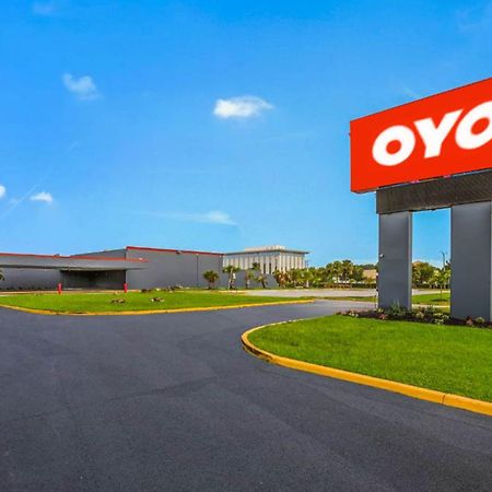 Oyo Hotel Orlando Airport Bagian luar foto
