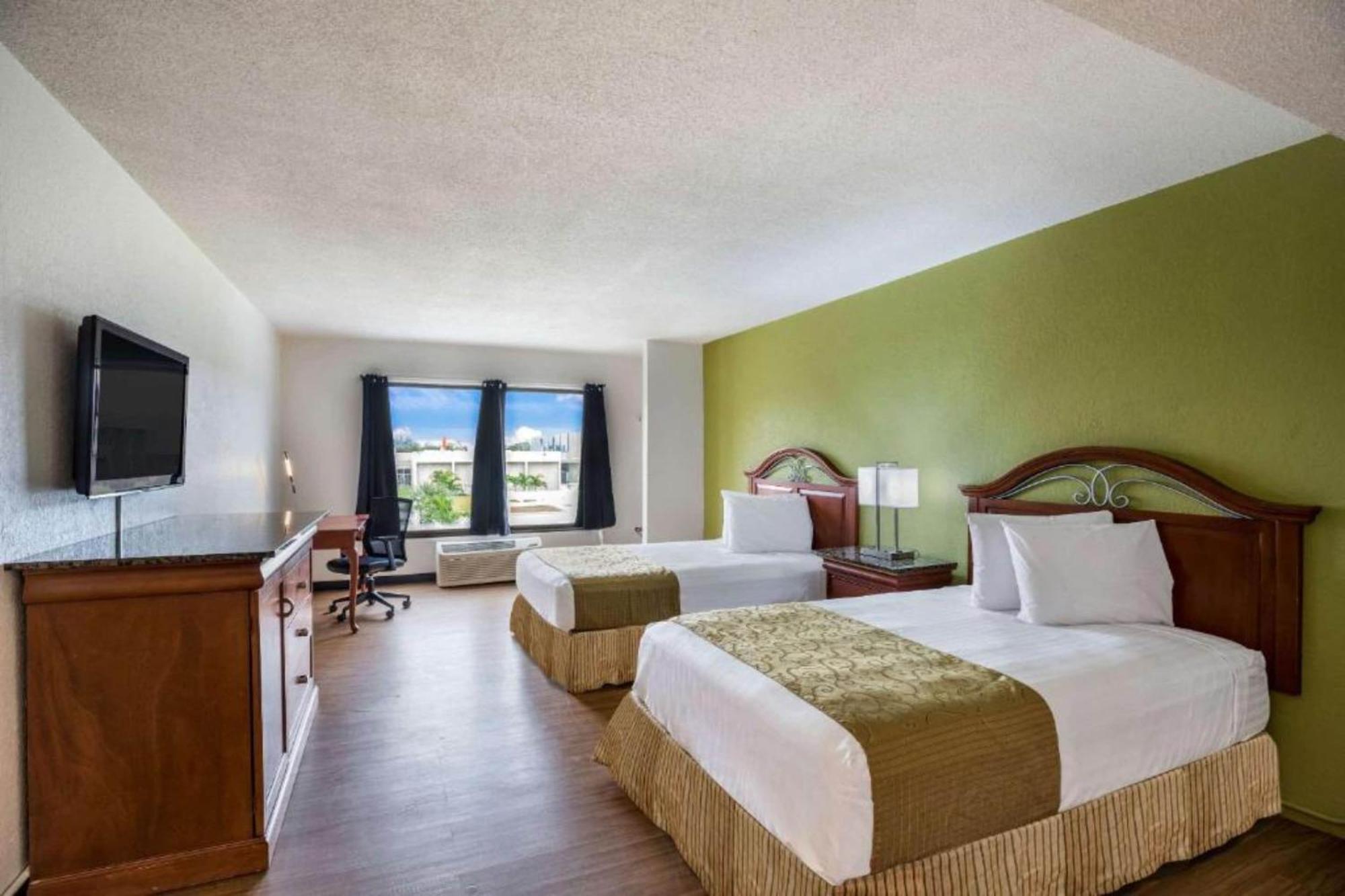 Oyo Hotel Orlando Airport Bagian luar foto