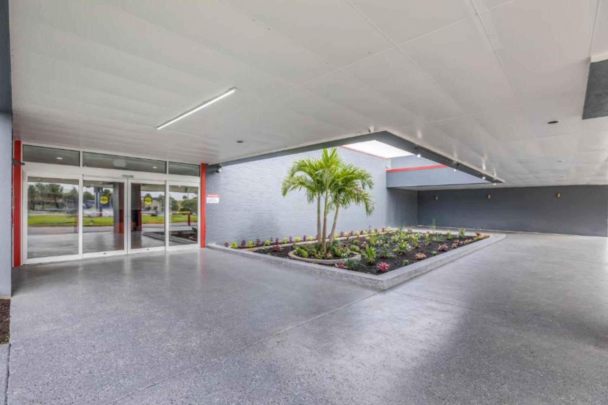 Oyo Hotel Orlando Airport Bagian luar foto
