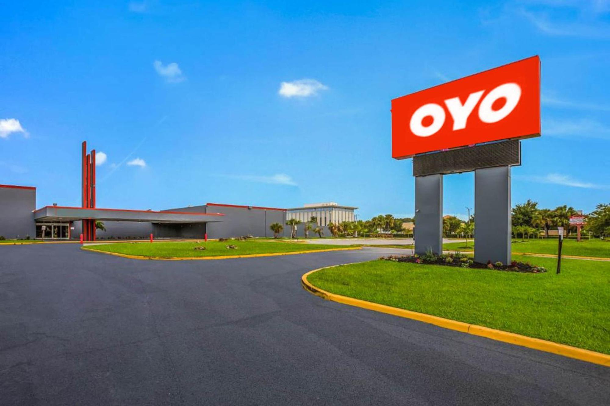 Oyo Hotel Orlando Airport Bagian luar foto
