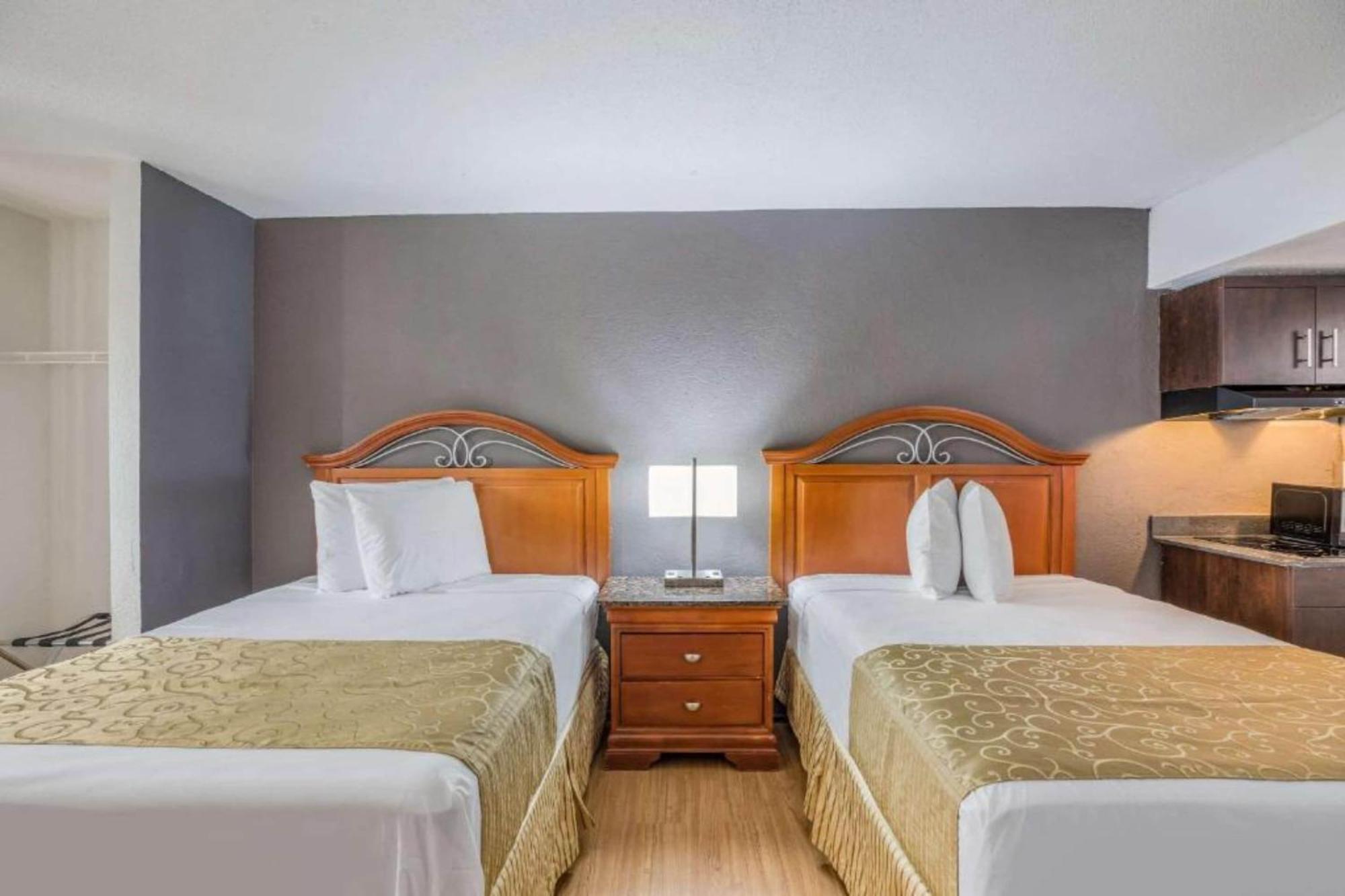 Oyo Hotel Orlando Airport Bagian luar foto