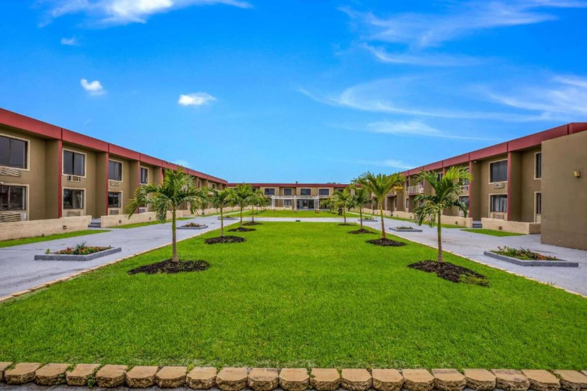 Oyo Hotel Orlando Airport Bagian luar foto