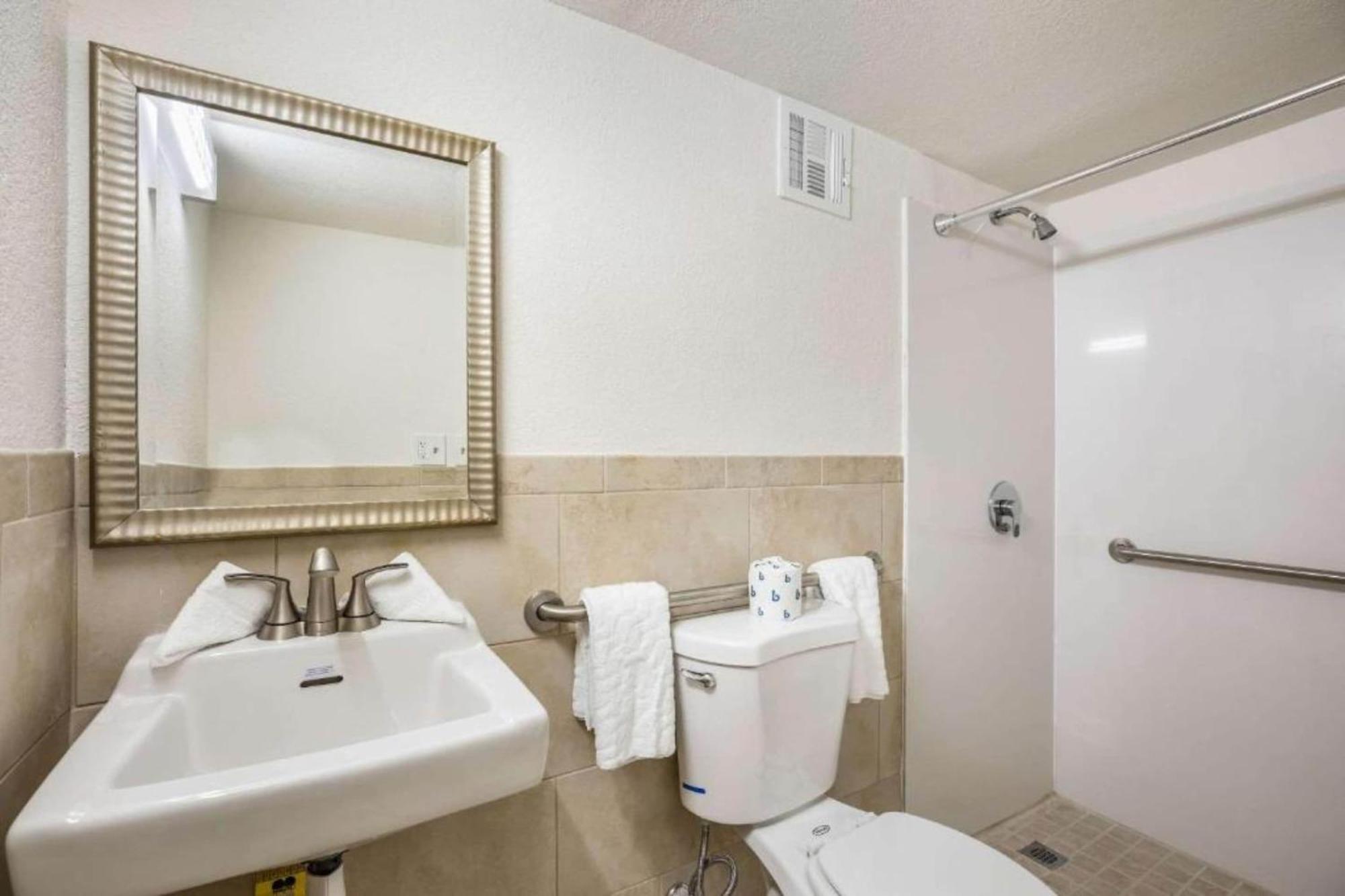 Oyo Hotel Orlando Airport Bagian luar foto