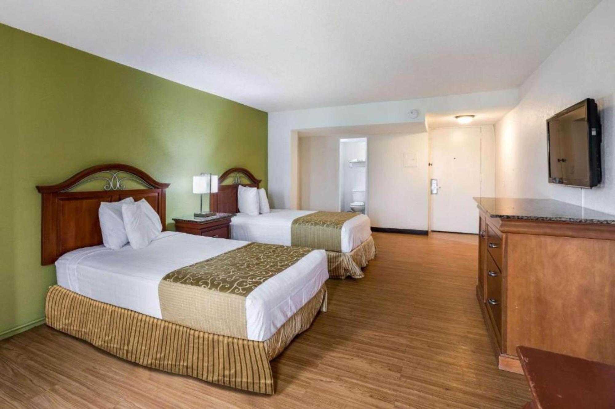 Oyo Hotel Orlando Airport Bagian luar foto