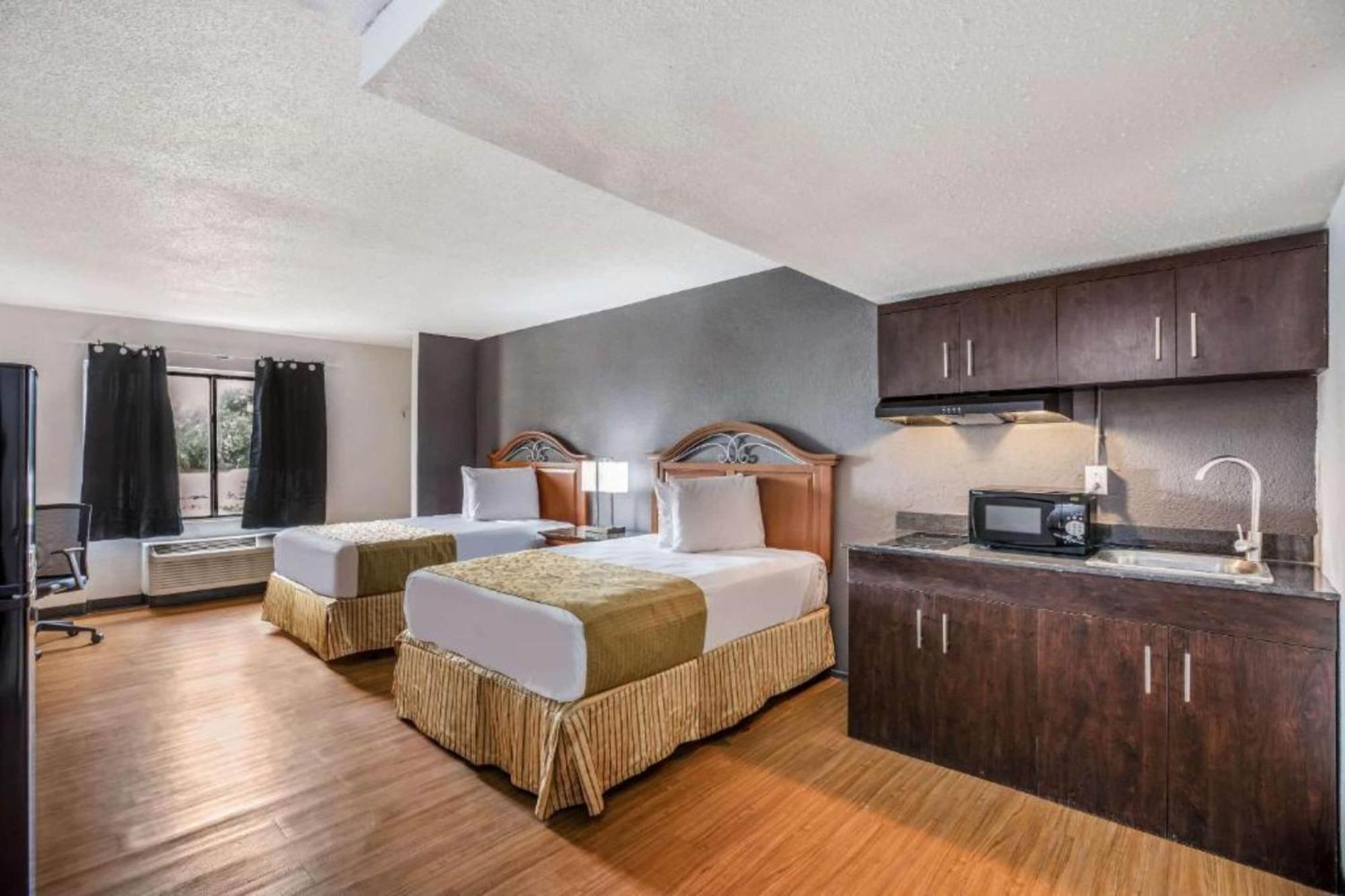 Oyo Hotel Orlando Airport Bagian luar foto
