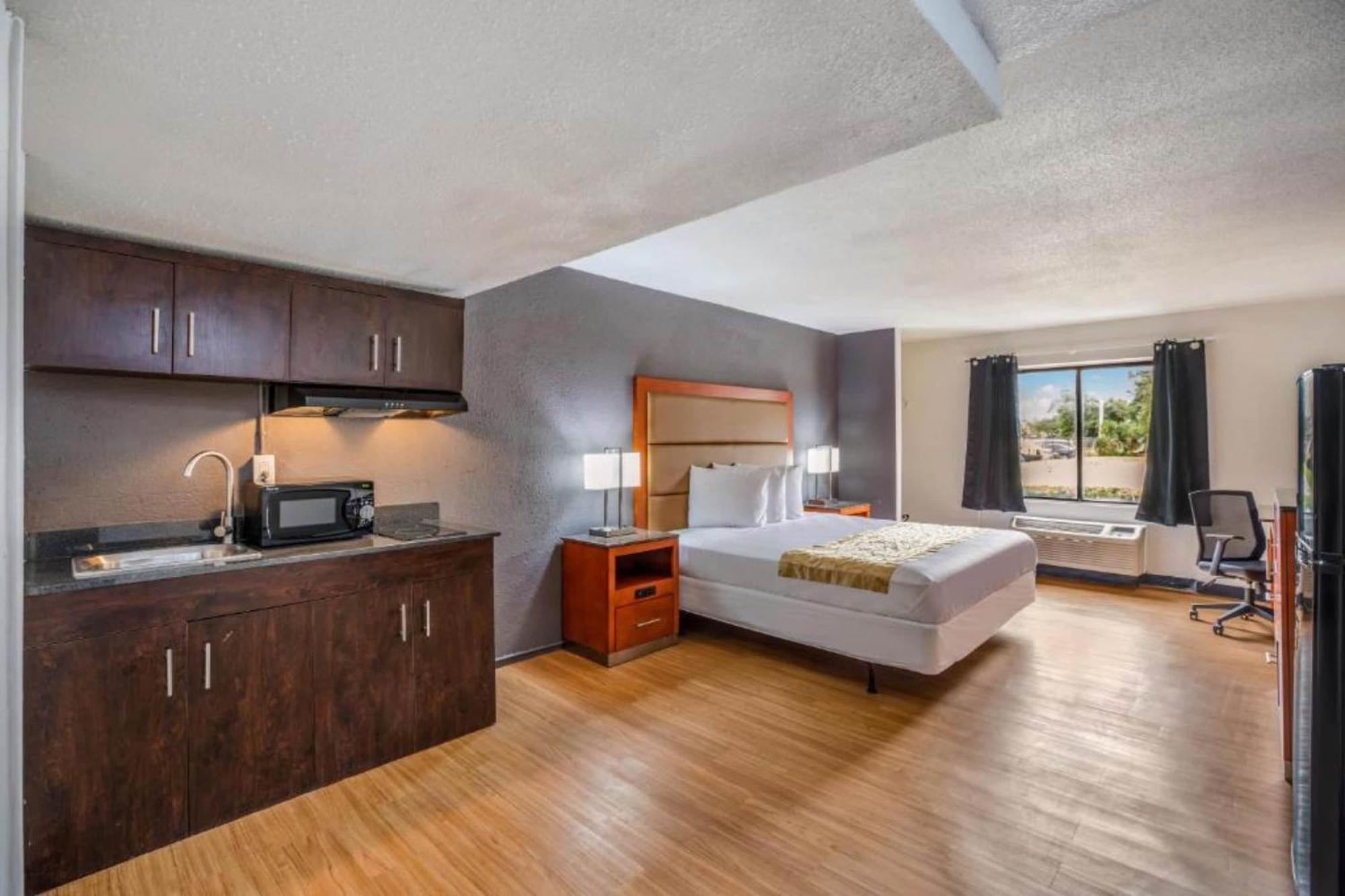Oyo Hotel Orlando Airport Bagian luar foto